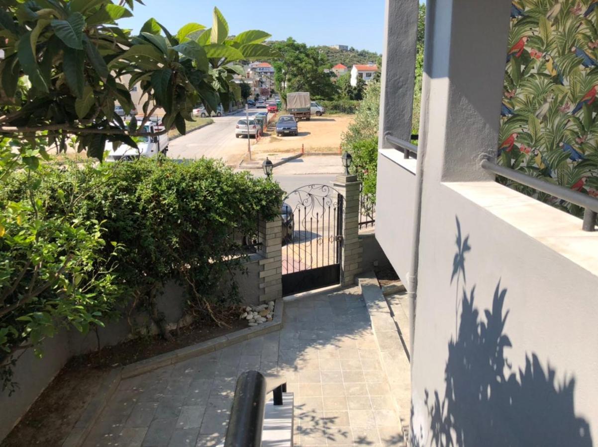 Glykanisos Suites Néa Péramos Exteriér fotografie