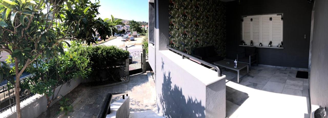 Glykanisos Suites Néa Péramos Exteriér fotografie