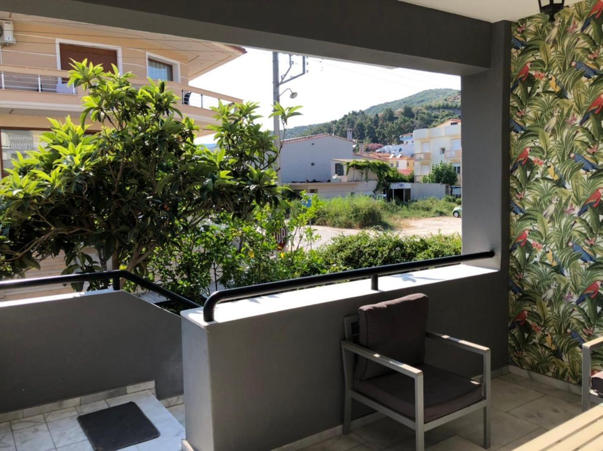 Glykanisos Suites Néa Péramos Exteriér fotografie