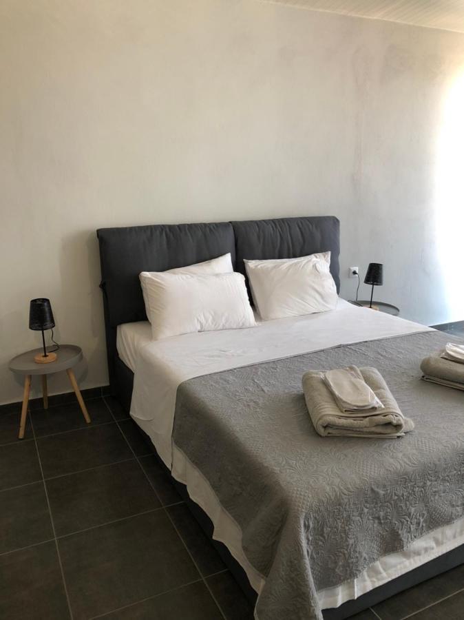 Glykanisos Suites Néa Péramos Exteriér fotografie
