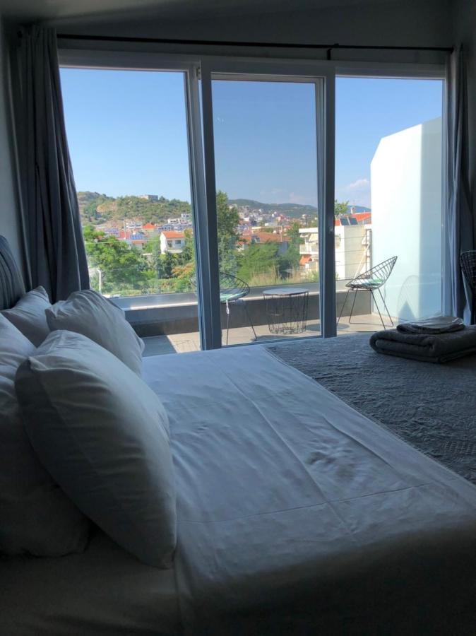 Glykanisos Suites Néa Péramos Exteriér fotografie