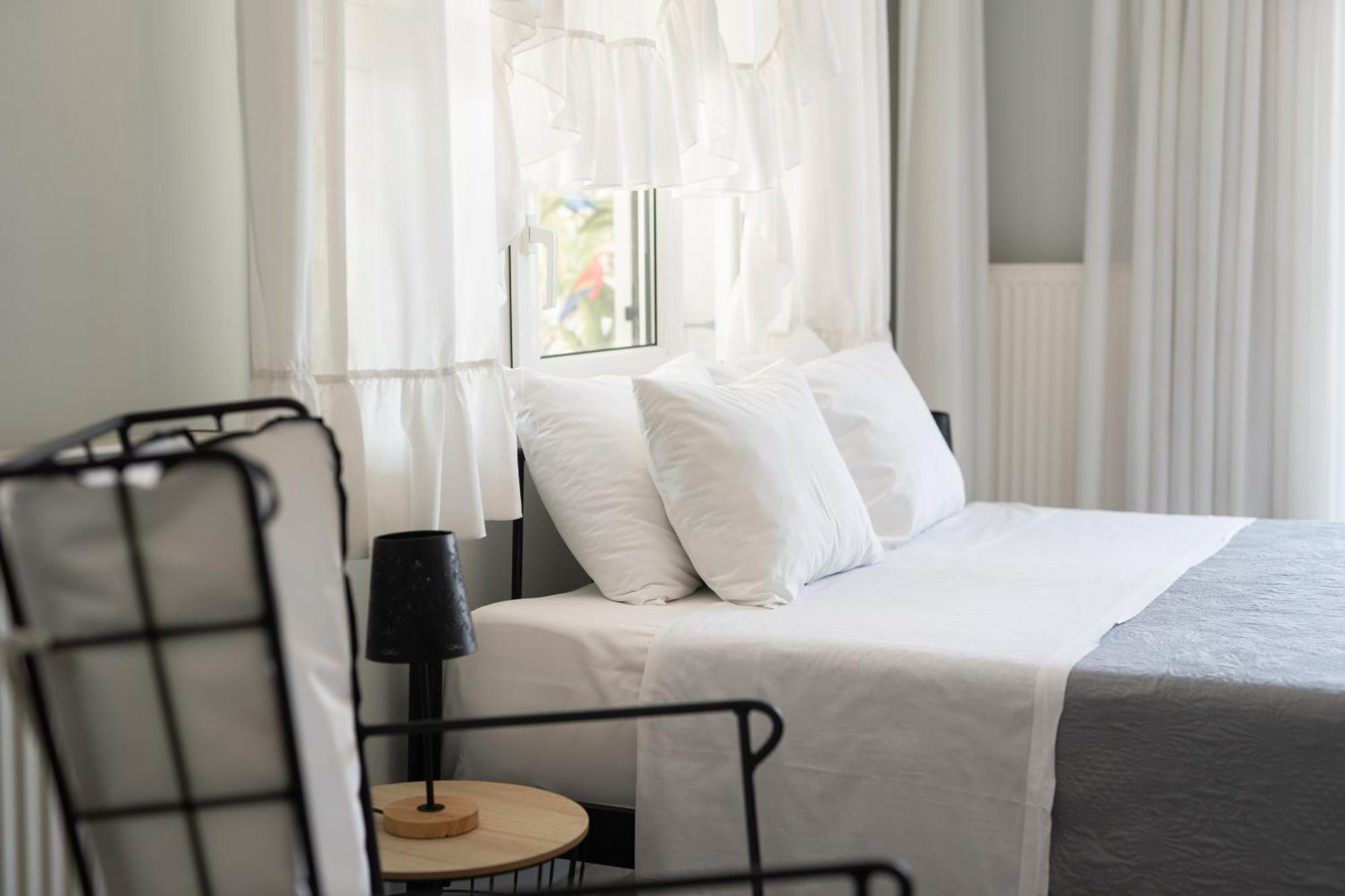 Glykanisos Suites Néa Péramos Exteriér fotografie