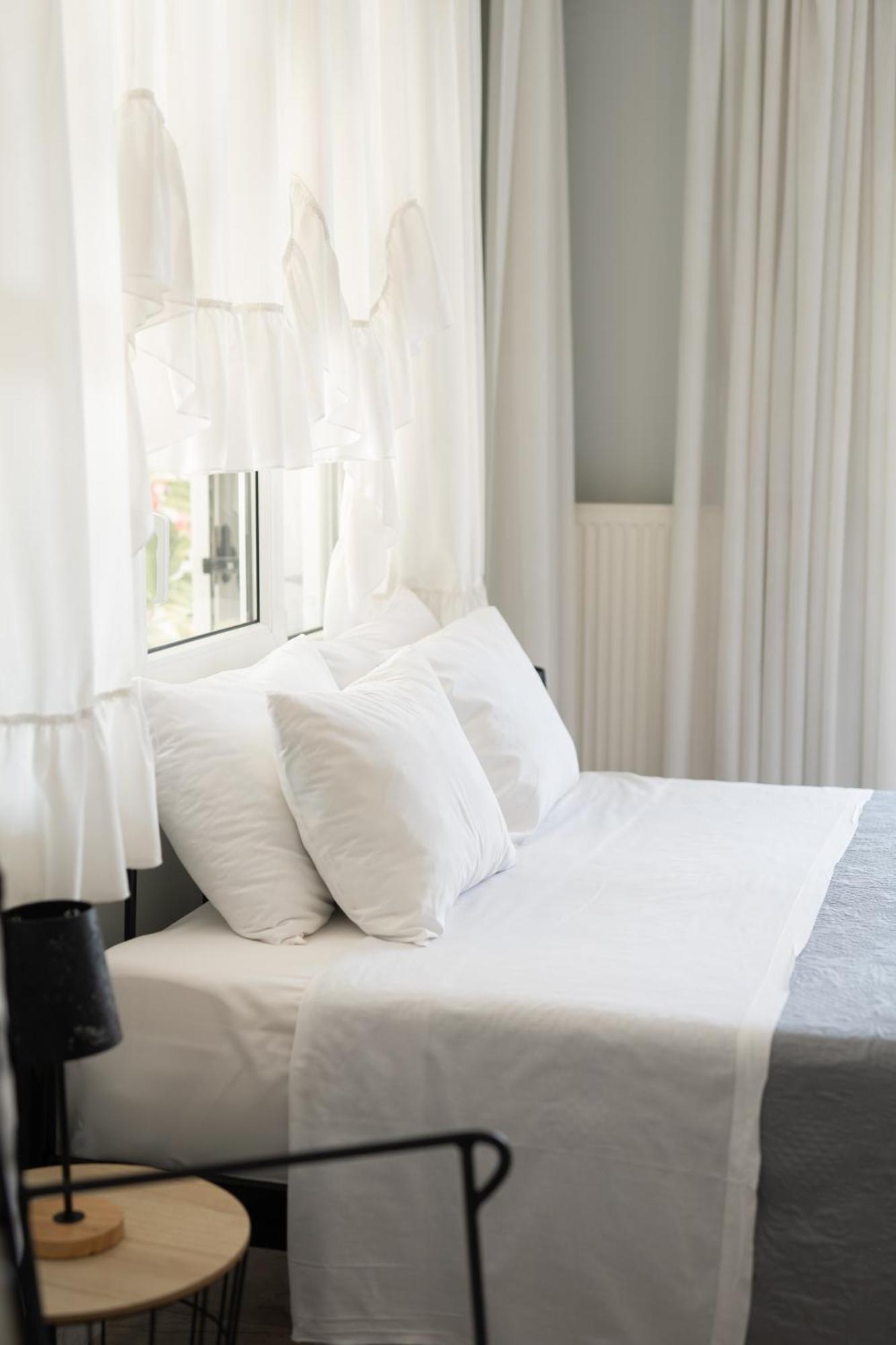 Glykanisos Suites Néa Péramos Exteriér fotografie